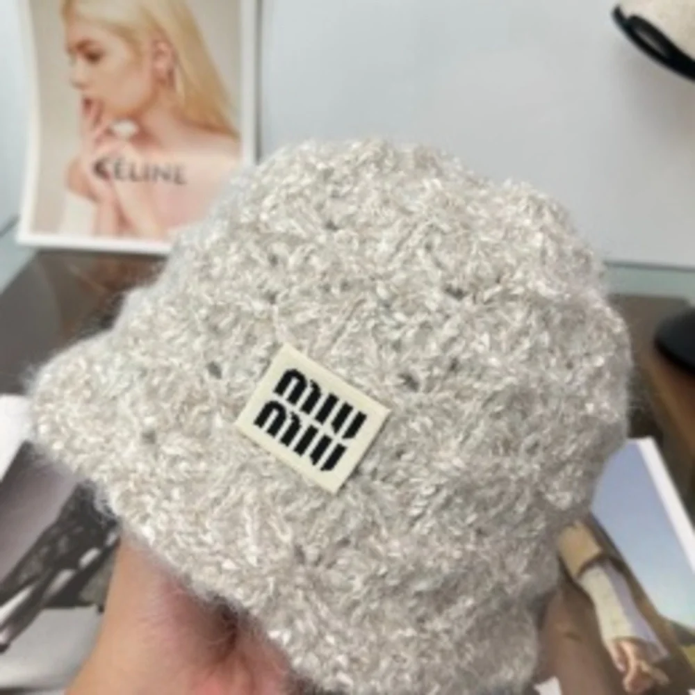 ⚜Miu Miu⚜Cream White Textured Plush Winter Beanie